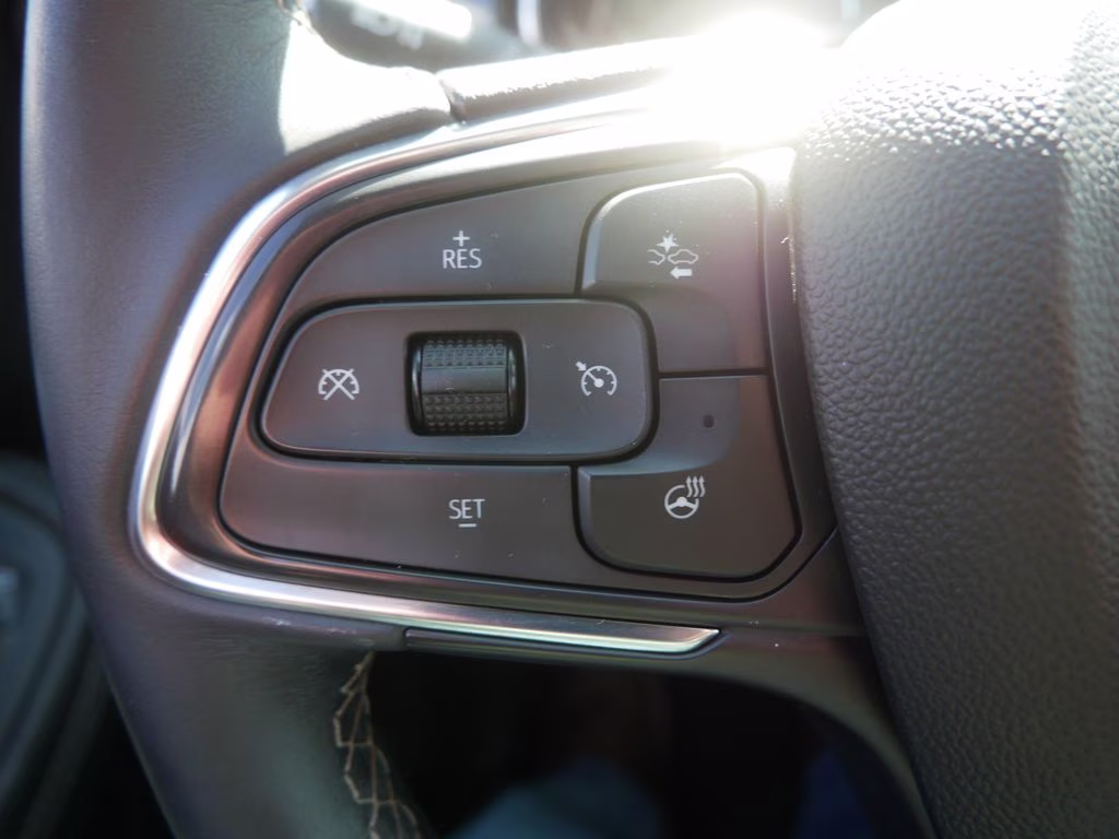 2022 White Buick Encore GX Essence AWD SUV