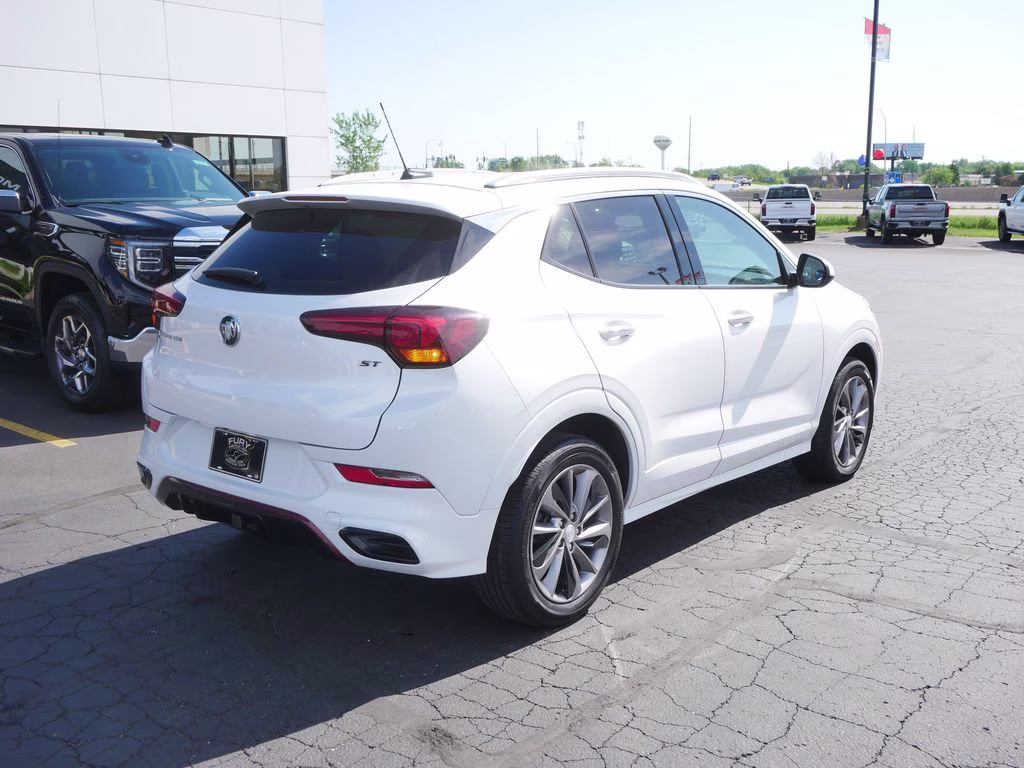 2022 White Buick Encore GX Essence AWD SUV