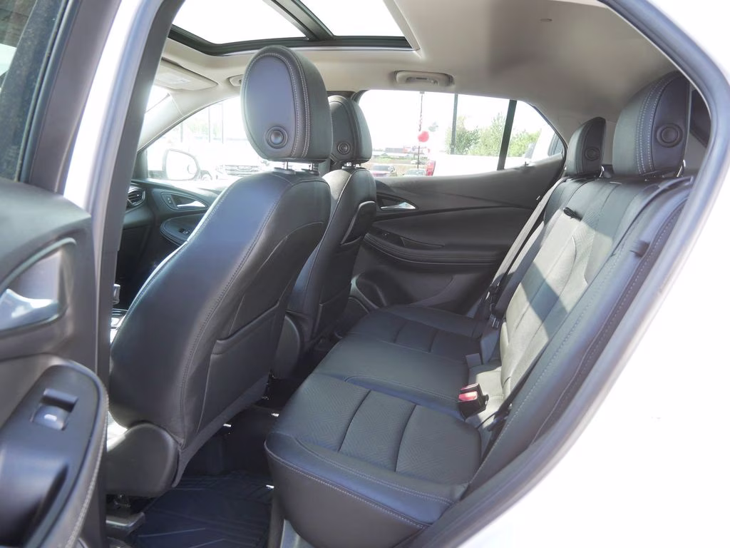 2022 White Buick Encore GX Essence AWD SUV