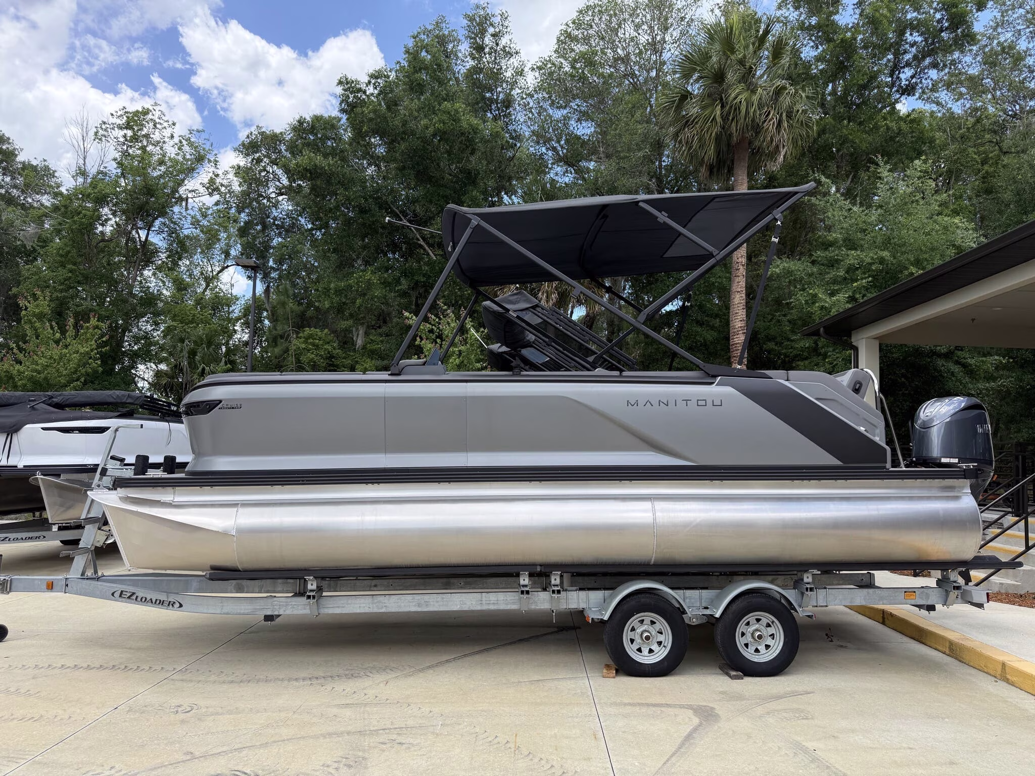 2025 Manitou Pontoon Cruise 22 Switchback Boat