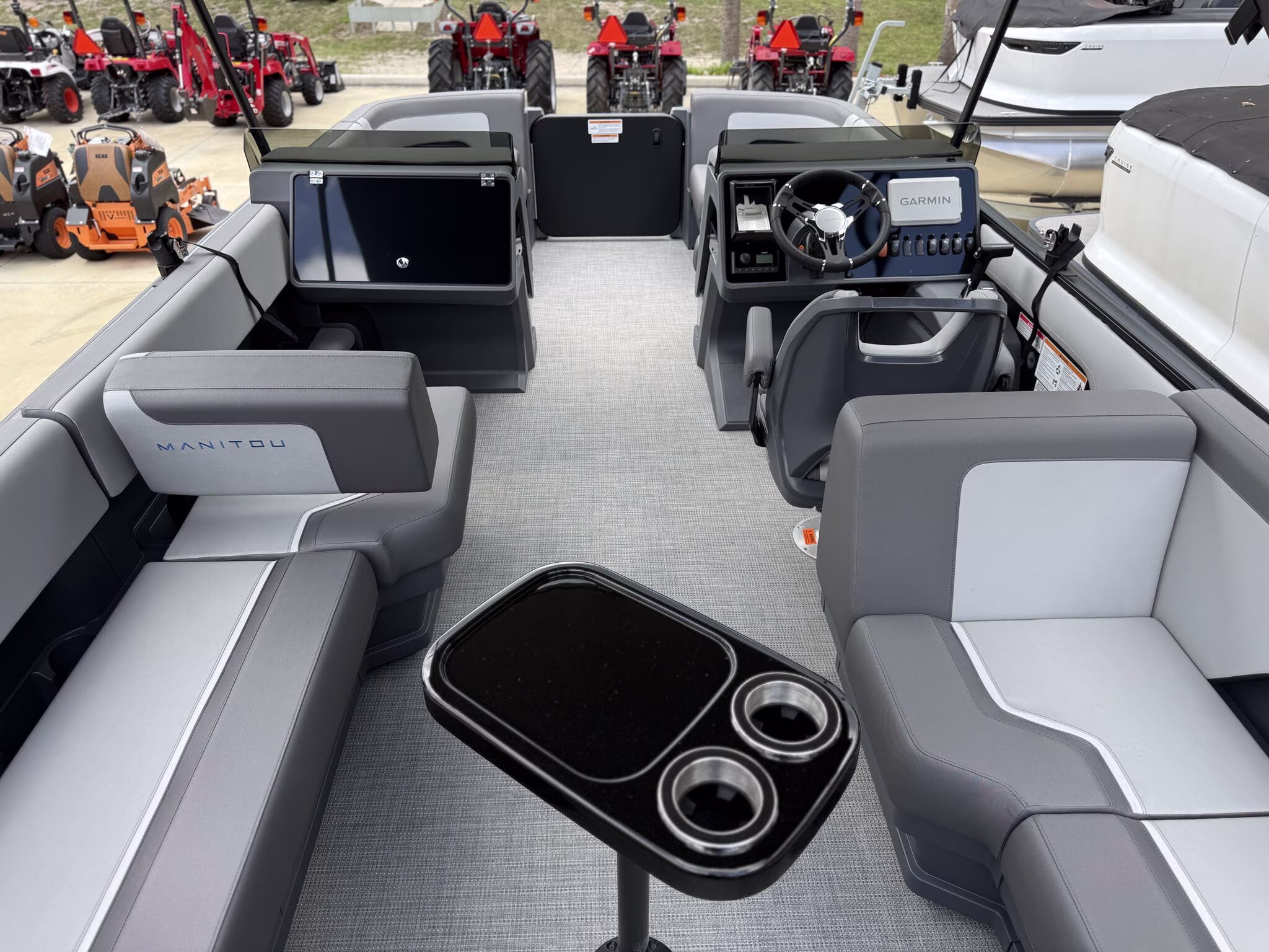 2025 Manitou Pontoon Cruise 22 Switchback Boat