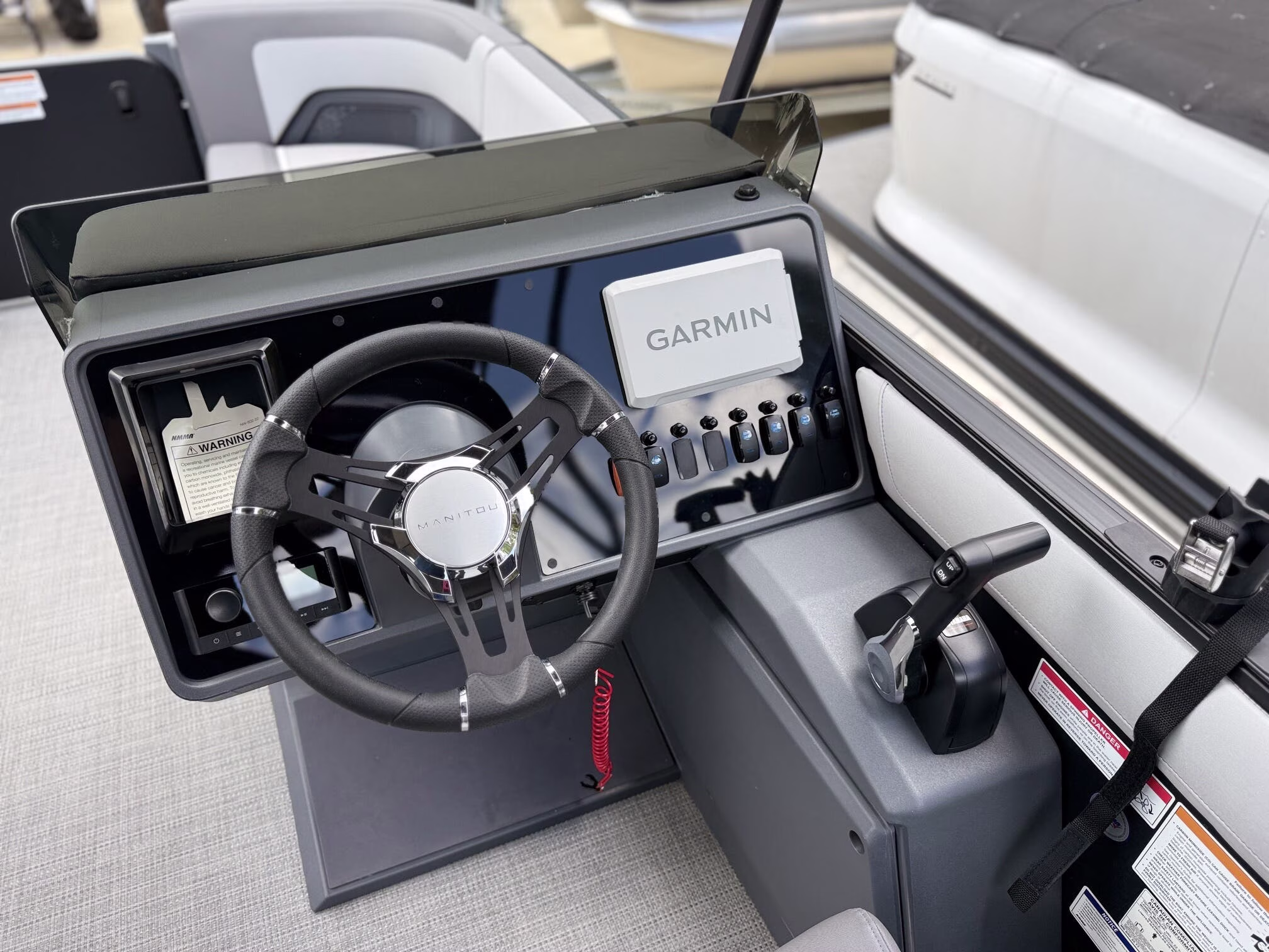 2025 Manitou Pontoon Cruise 22 Switchback Boat