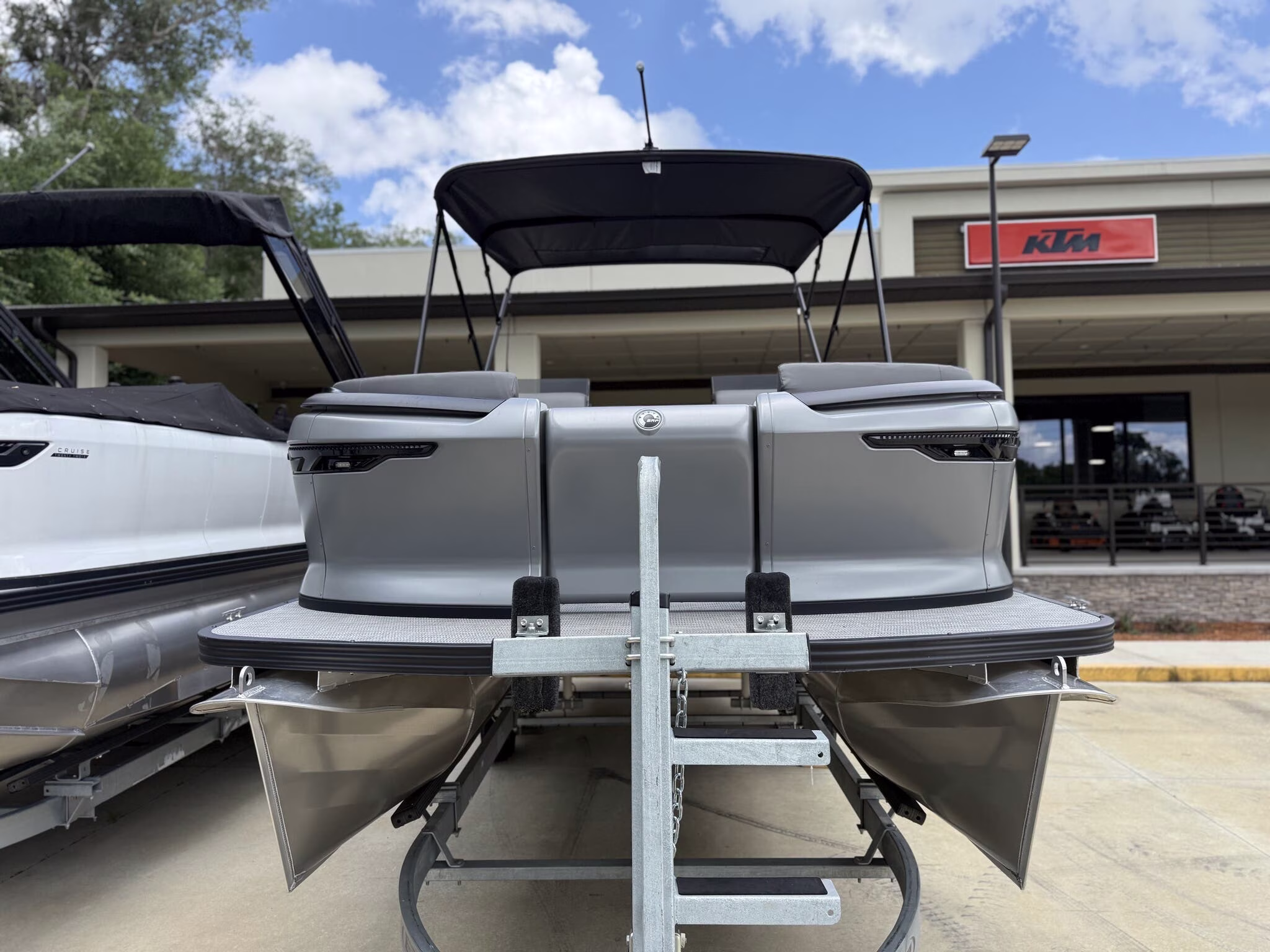 2025 Manitou Pontoon Cruise 22 Switchback Boat