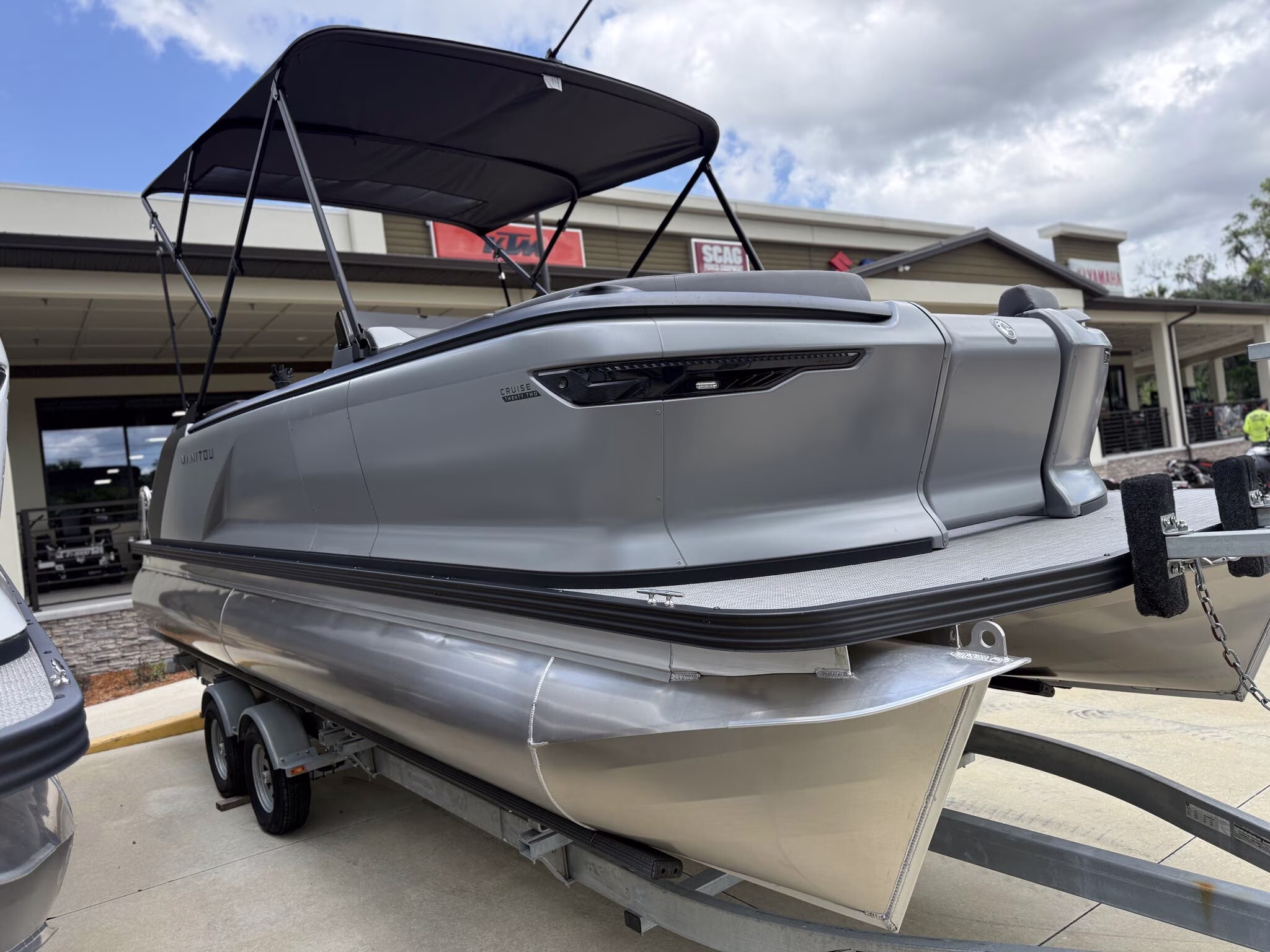 2025 Manitou Pontoon Cruise 22 Switchback Boat