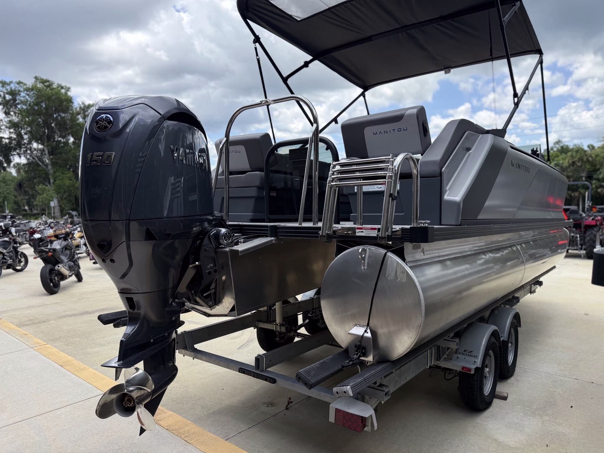 2025 Manitou Pontoon Cruise 22 Switchback Boat