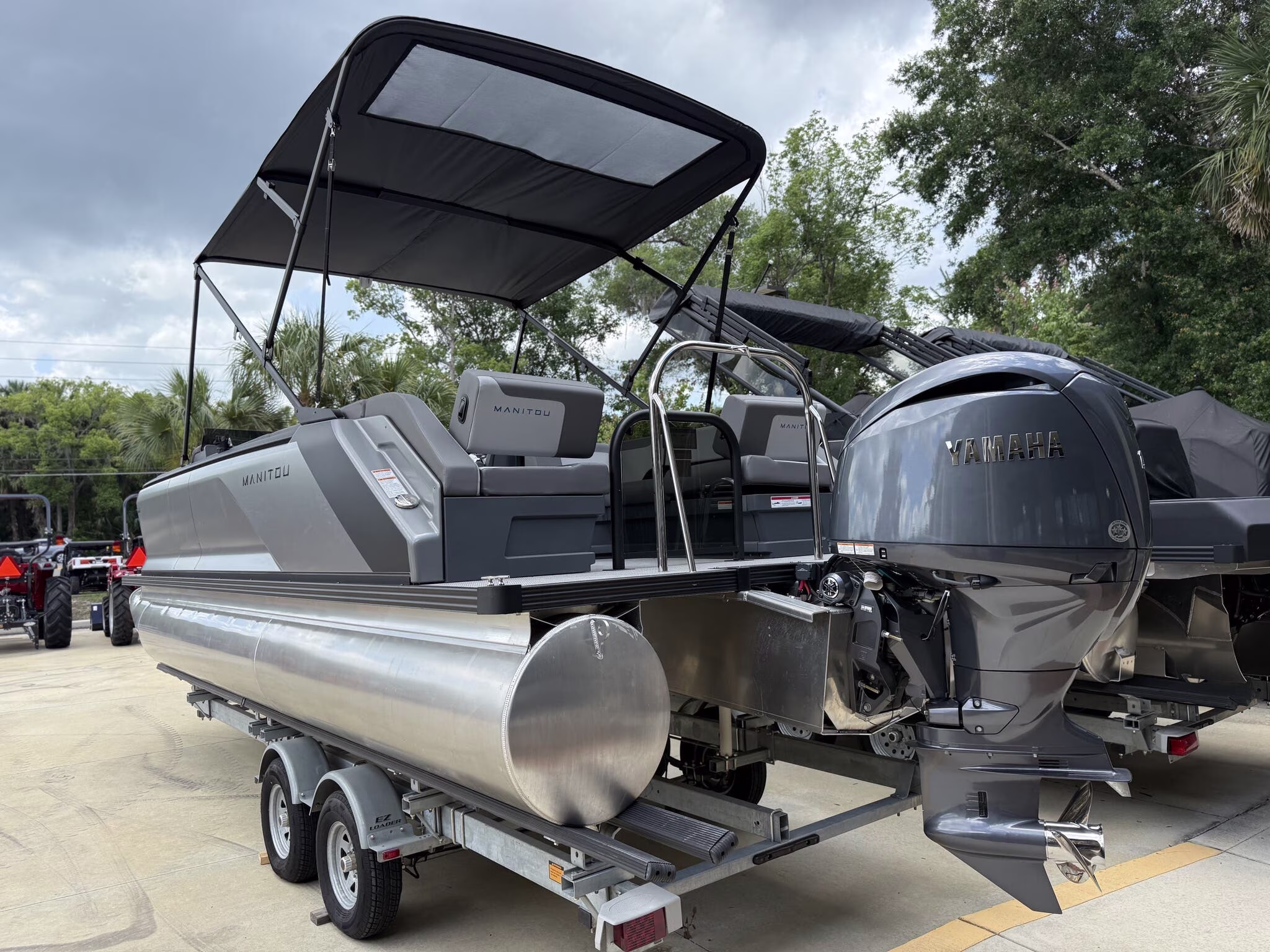 2025 Manitou Pontoon Cruise 22 Switchback Boat