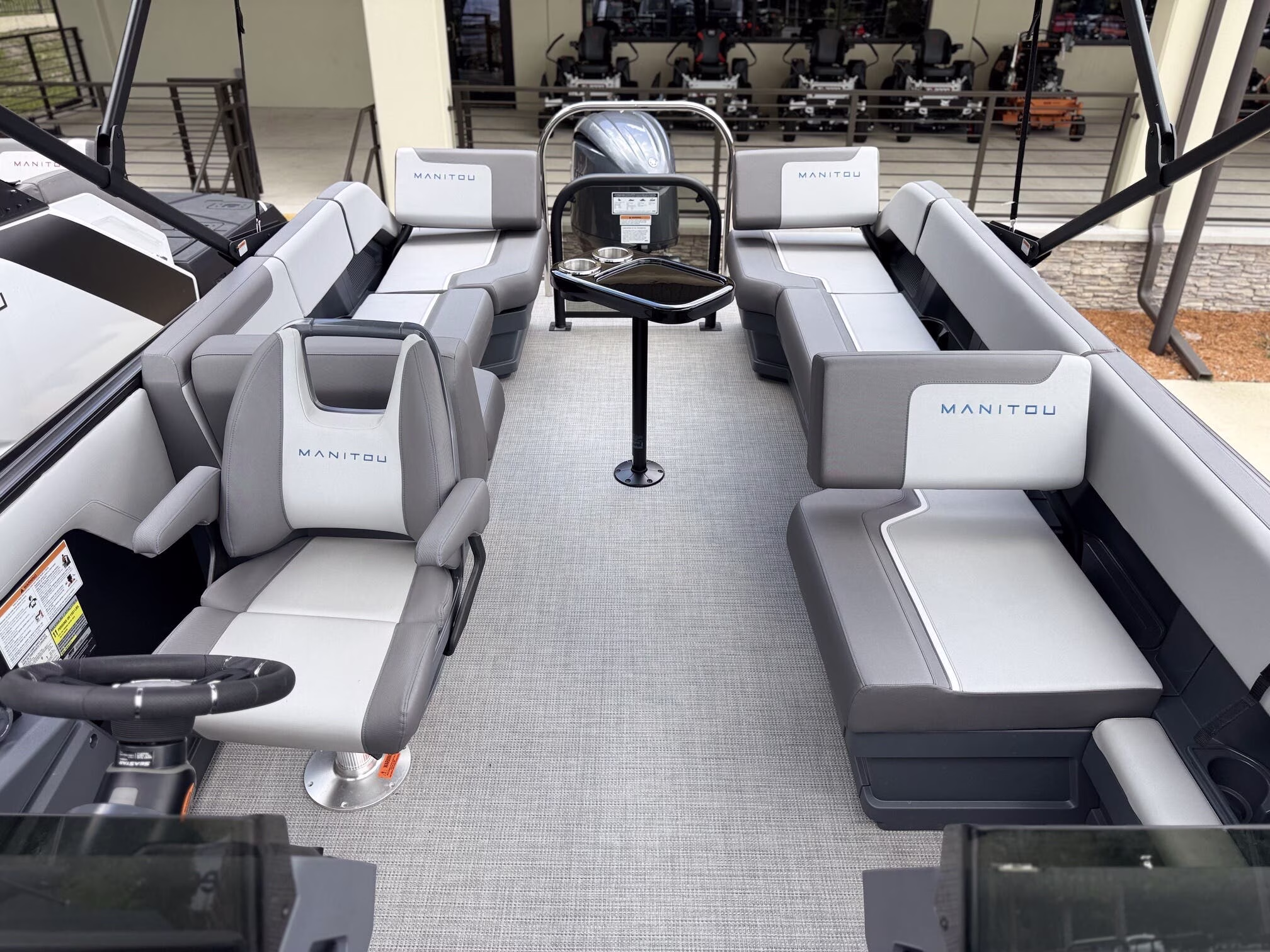 2025 Manitou Pontoon Cruise 22 Switchback Boat