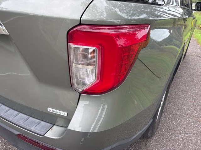 2020 Silver Spruce Metallic Ford Explorer XLT RWD SUV