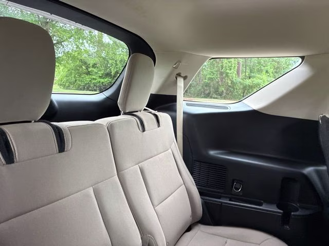 2020 Silver Spruce Metallic Ford Explorer XLT RWD SUV