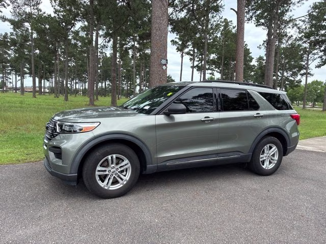 2020 Silver Spruce Metallic Ford Explorer XLT RWD SUV