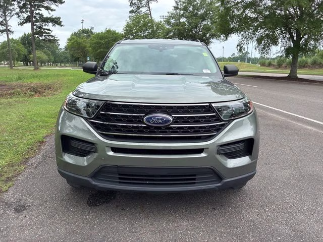 2020 Silver Spruce Metallic Ford Explorer XLT RWD SUV