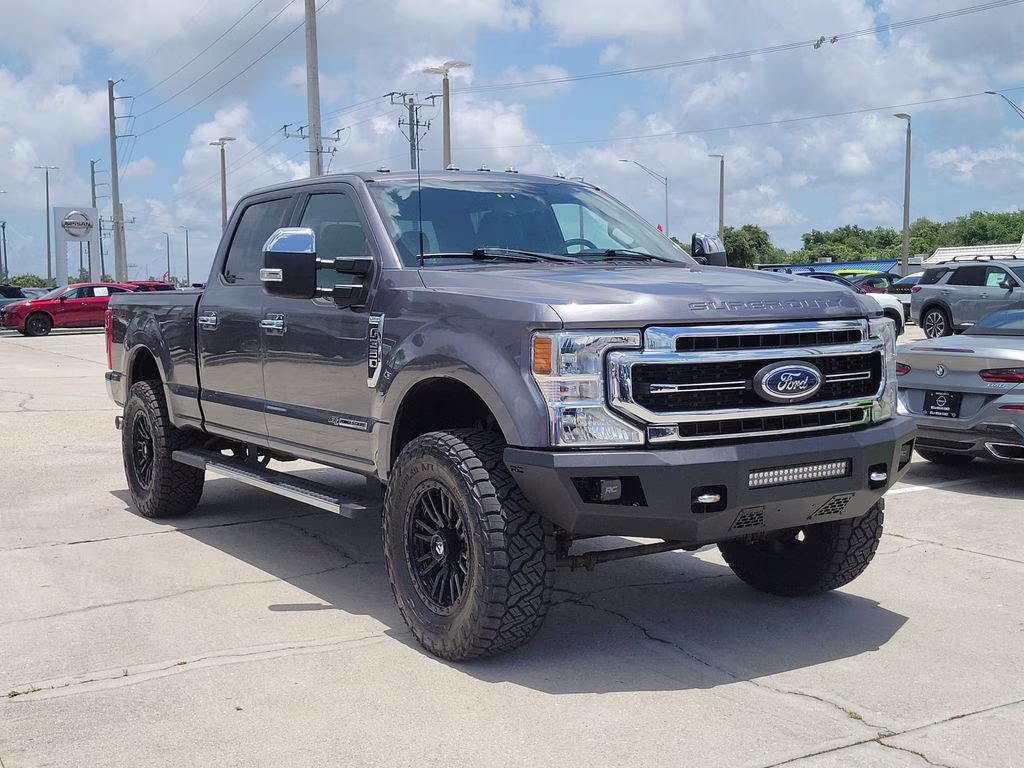 2022 Gray Metallic Ford Super Duty F-350 SRW Lariat 4X4 Truck
