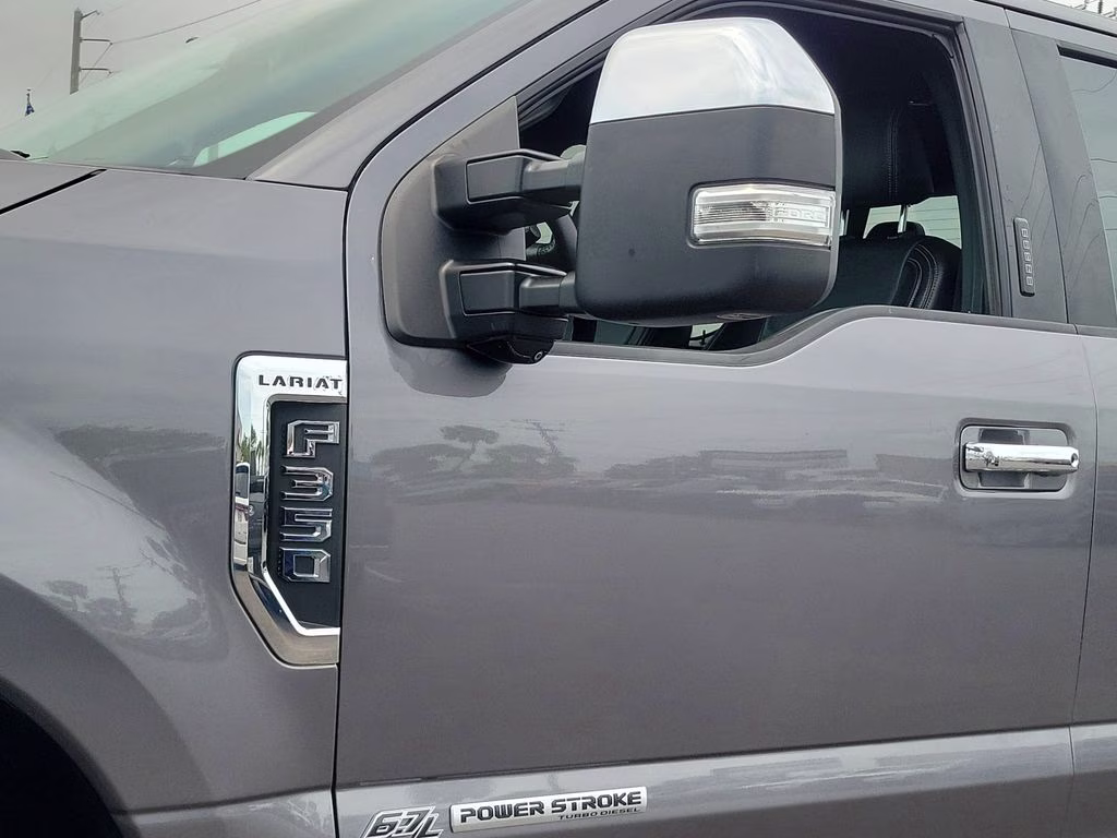 2022 Gray Metallic Ford Super Duty F-350 SRW Lariat 4X4 Truck