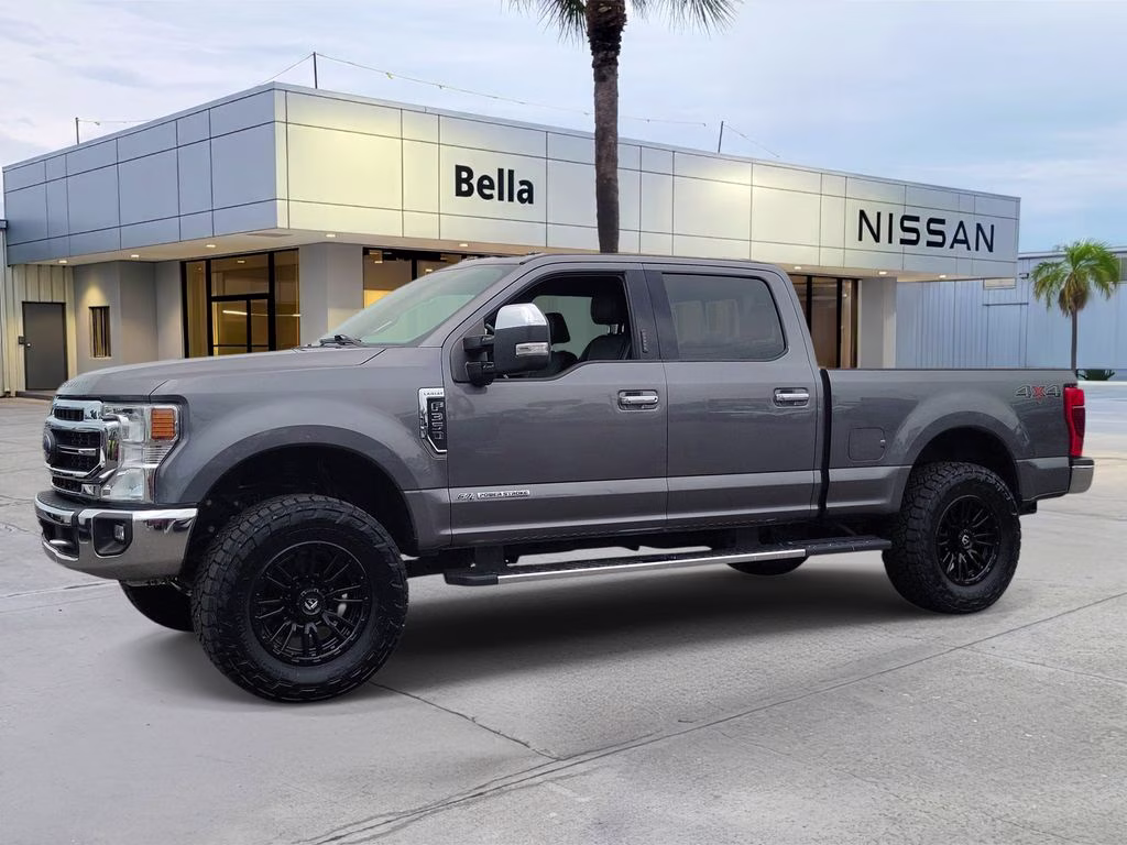 2022 Gray Metallic Ford Super Duty F-350 SRW Lariat 4X4 Truck