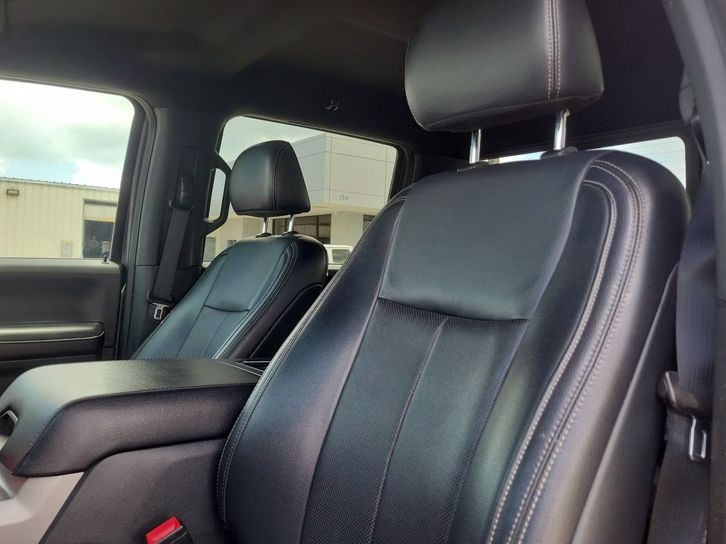 2022 Gray Metallic Ford Super Duty F-350 SRW Lariat 4X4 Truck