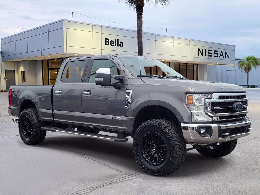 2022 Gray Metallic Ford Super Duty F-350 SRW Lariat 4X4 Truck