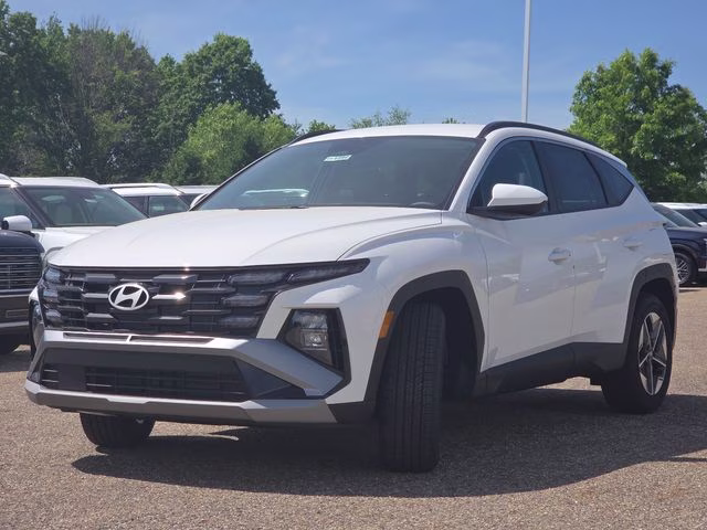 2026 White Pearl Hyundai Tucson SEL FWD SUV