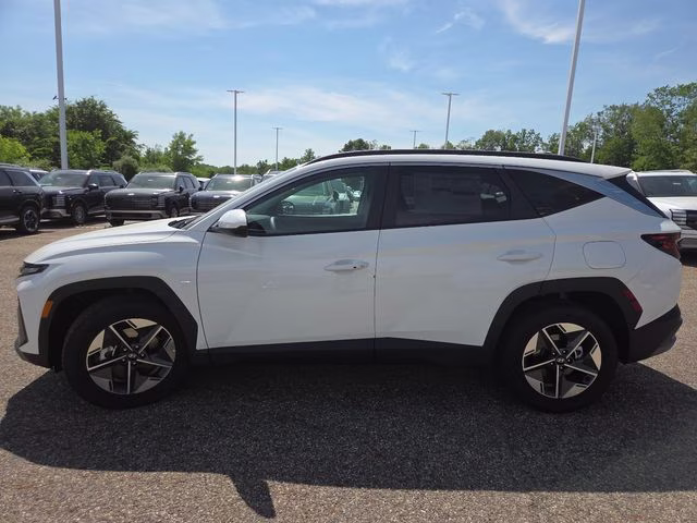 2026 White Pearl Hyundai Tucson SEL FWD SUV