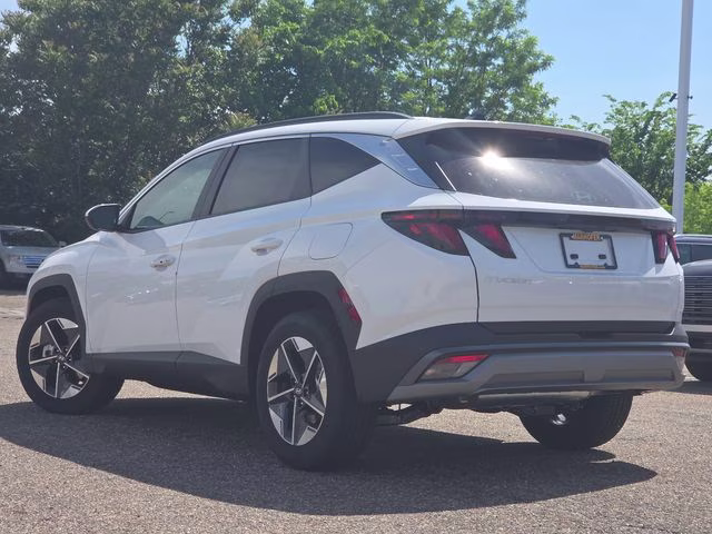 2026 White Pearl Hyundai Tucson SEL FWD SUV