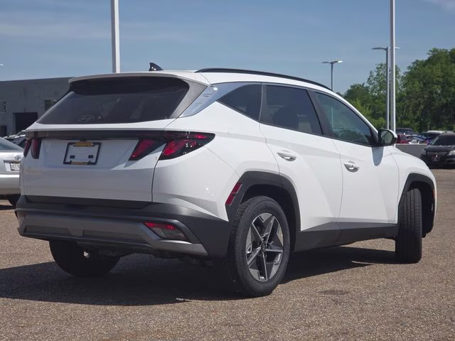 2026 White Pearl Hyundai Tucson SEL FWD SUV