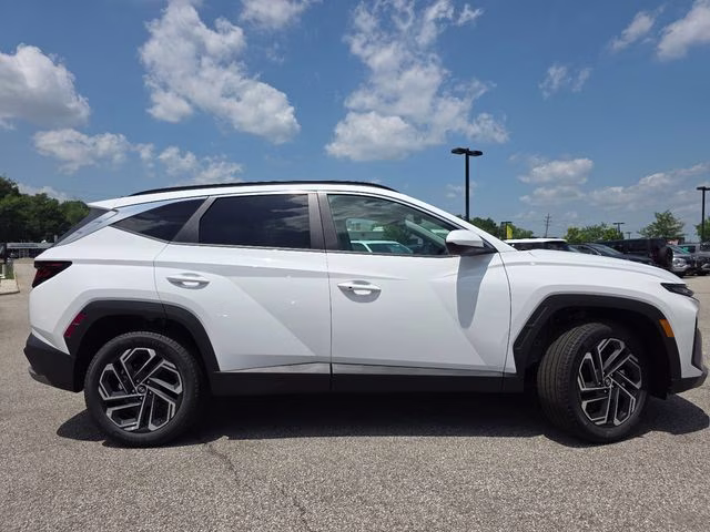 2026 White Pearl Hyundai Tucson SEL AWD SUV