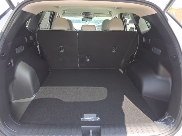 2026 White Pearl Hyundai Tucson SEL AWD SUV