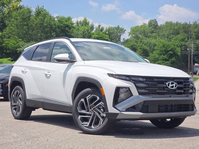 2026 White Pearl Hyundai Tucson SEL AWD SUV