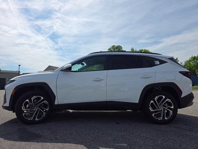 2026 White Pearl Hyundai Tucson SEL AWD SUV