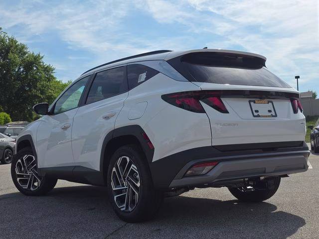2026 White Pearl Hyundai Tucson SEL AWD SUV