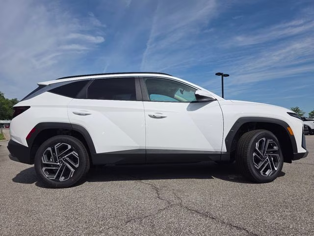 2026 White Pearl Hyundai Tucson SEL AWD SUV