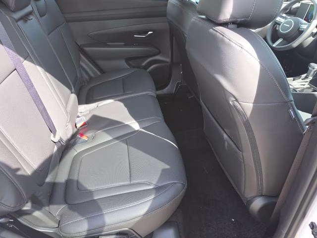 2026 White Pearl Hyundai Tucson SEL AWD SUV