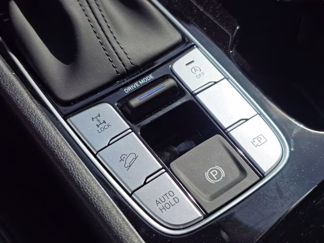 2026 White Pearl Hyundai Tucson SEL AWD SUV