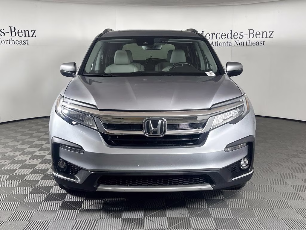 2022 Lunar Silver Metallic Honda Pilot Touring AWD SUV