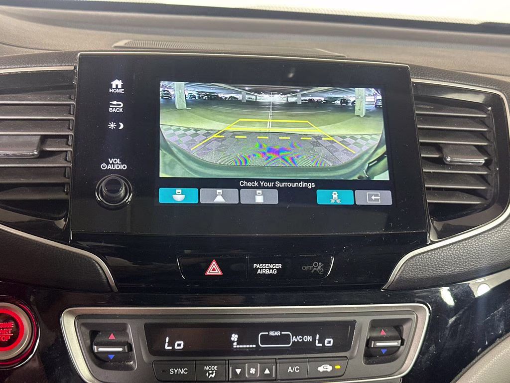 2022 Lunar Silver Metallic Honda Pilot Touring AWD SUV
