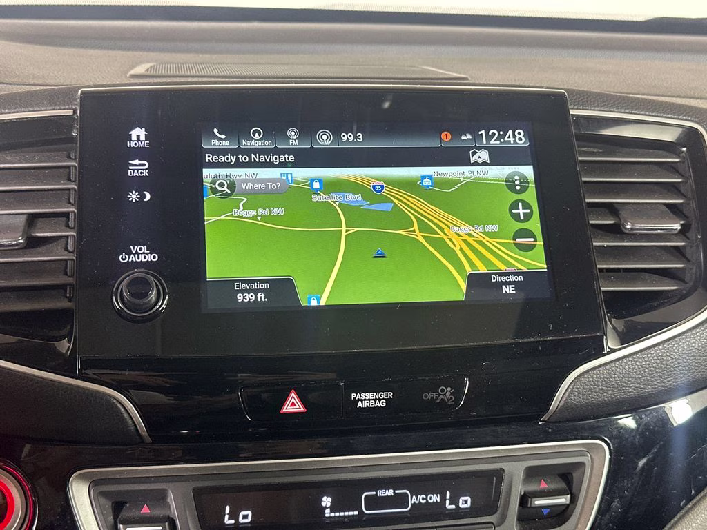 2022 Lunar Silver Metallic Honda Pilot Touring AWD SUV