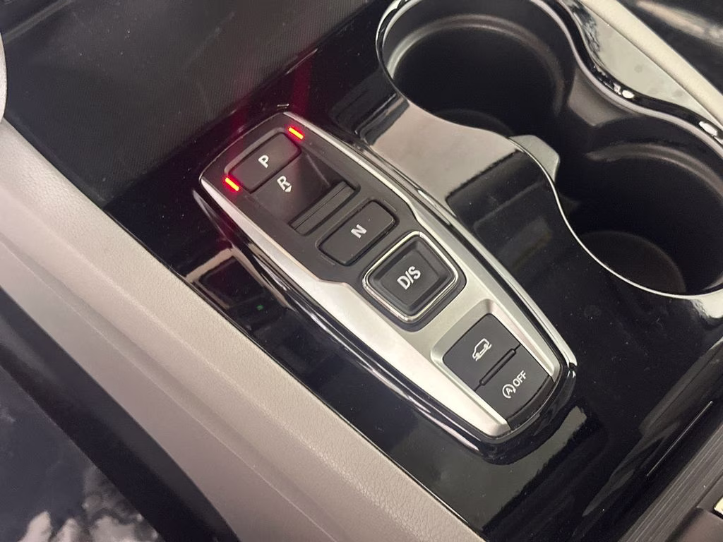 2022 Lunar Silver Metallic Honda Pilot Touring AWD SUV