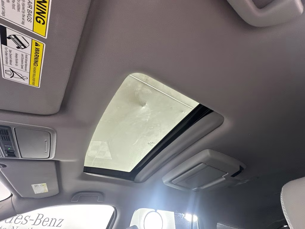 2022 Lunar Silver Metallic Honda Pilot Touring AWD SUV