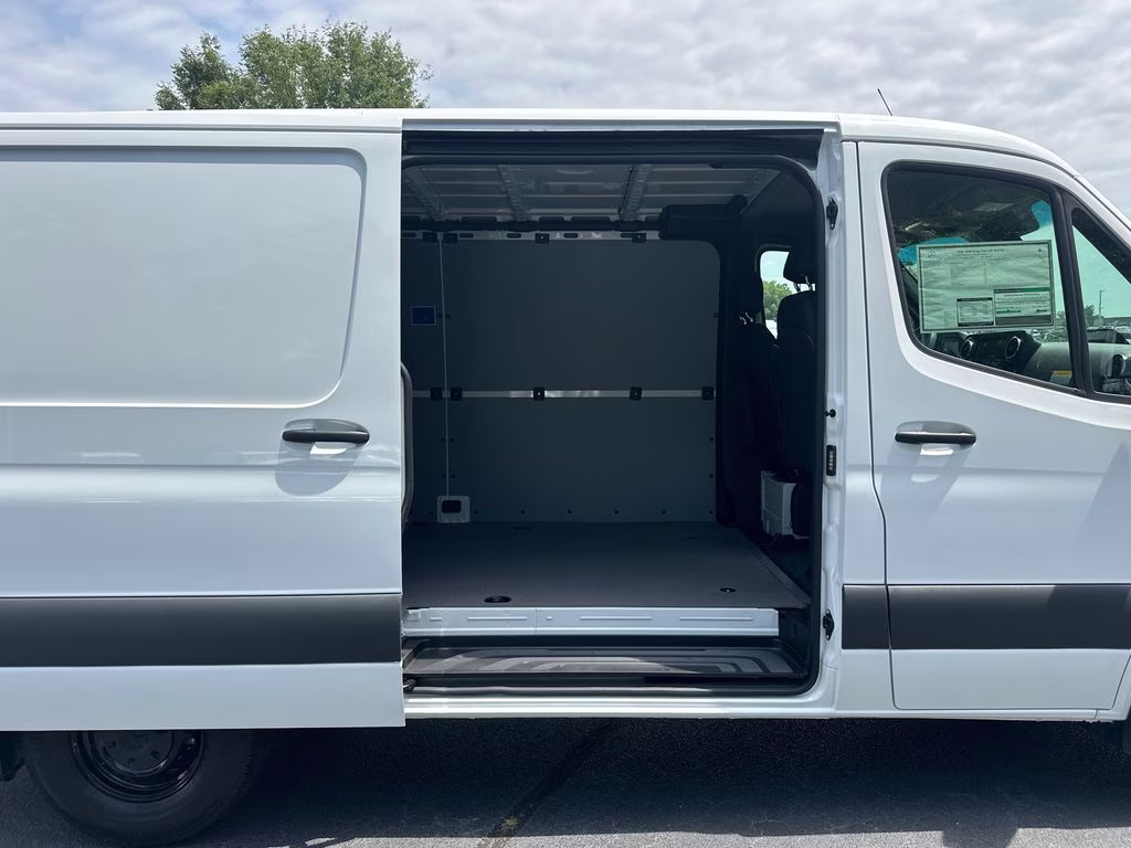 2026 Arctic Mercedes-Benz Sprinter 2500 Cargo 144 WB RWD Van