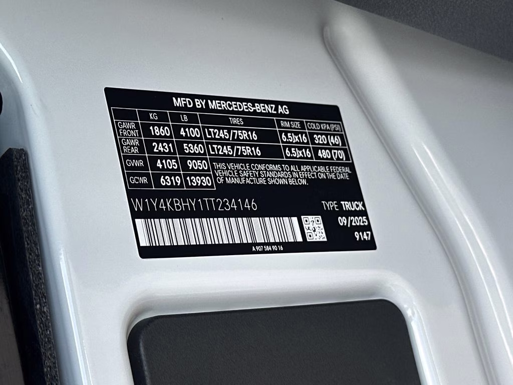 2026 Arctic Mercedes-Benz Sprinter 2500 Cargo 144 WB RWD Van