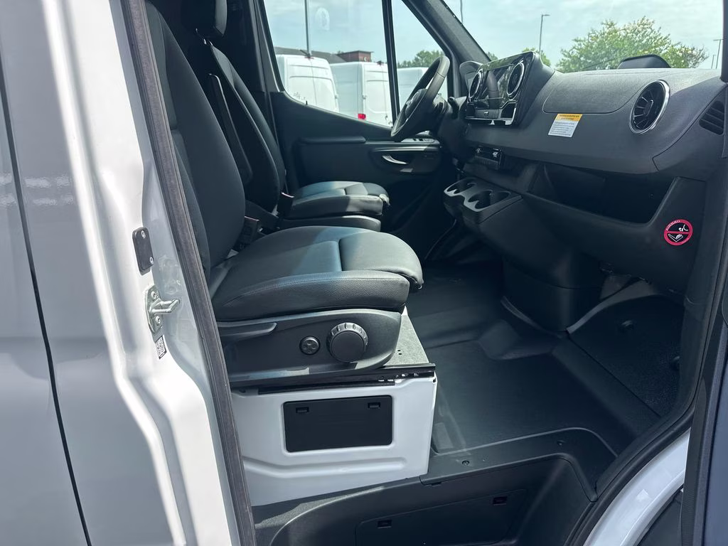 2026 Arctic Mercedes-Benz Sprinter 2500 Cargo 144 WB RWD Van