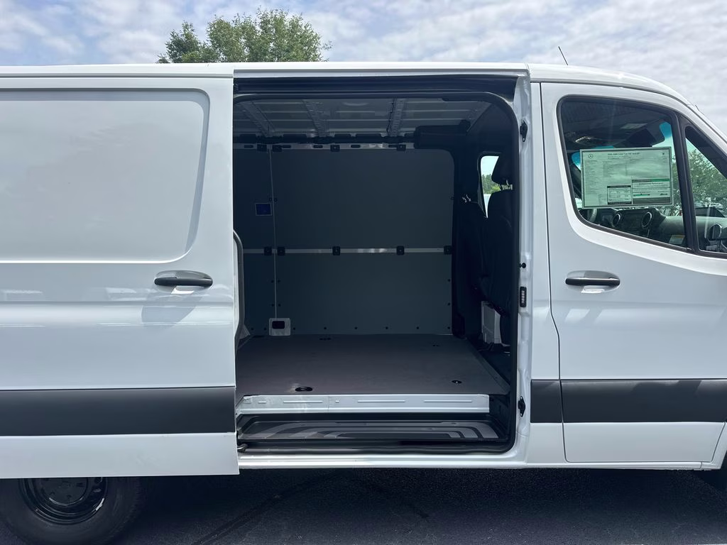 2026 Arctic Mercedes-Benz Sprinter 2500 Cargo 144 WB RWD Van