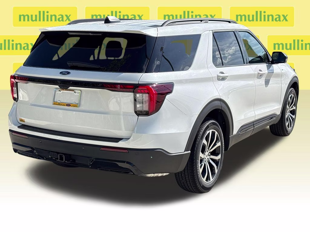 2026 White Metallic Ford Explorer ST-Line RWD SUV