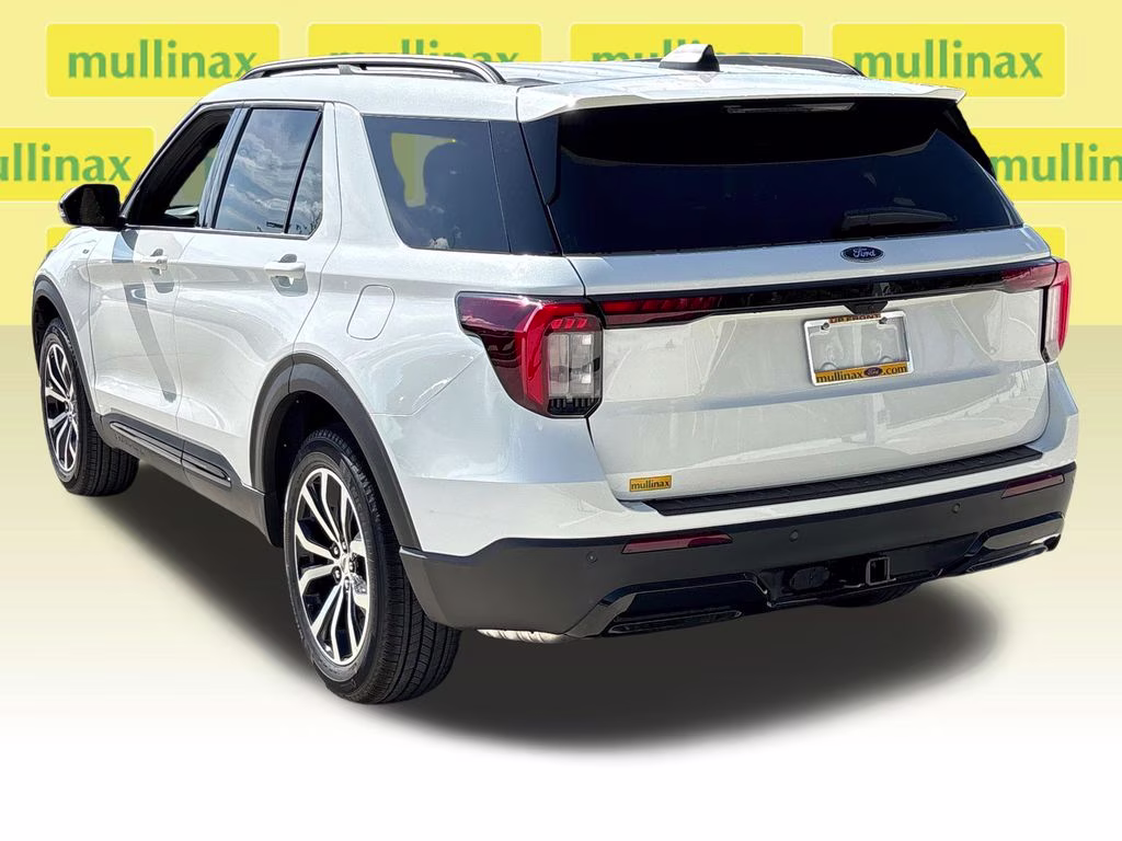 2026 White Metallic Ford Explorer ST-Line RWD SUV