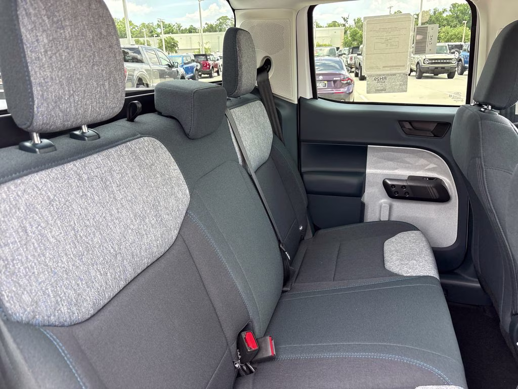 2026 Oxford White Ford Maverick XLT FWD Truck
