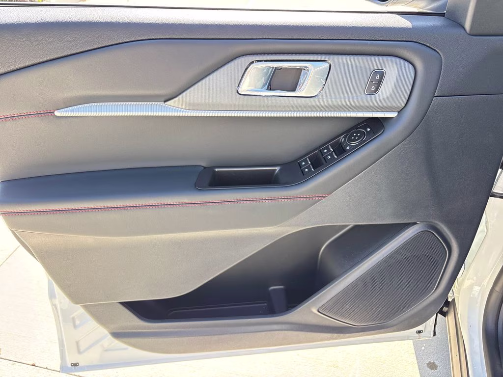 2026 White Metallic Ford Explorer ST-Line RWD SUV
