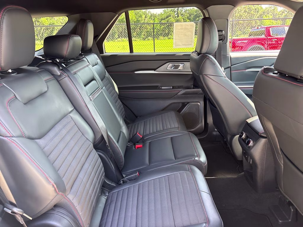 2026 White Metallic Ford Explorer ST-Line RWD SUV