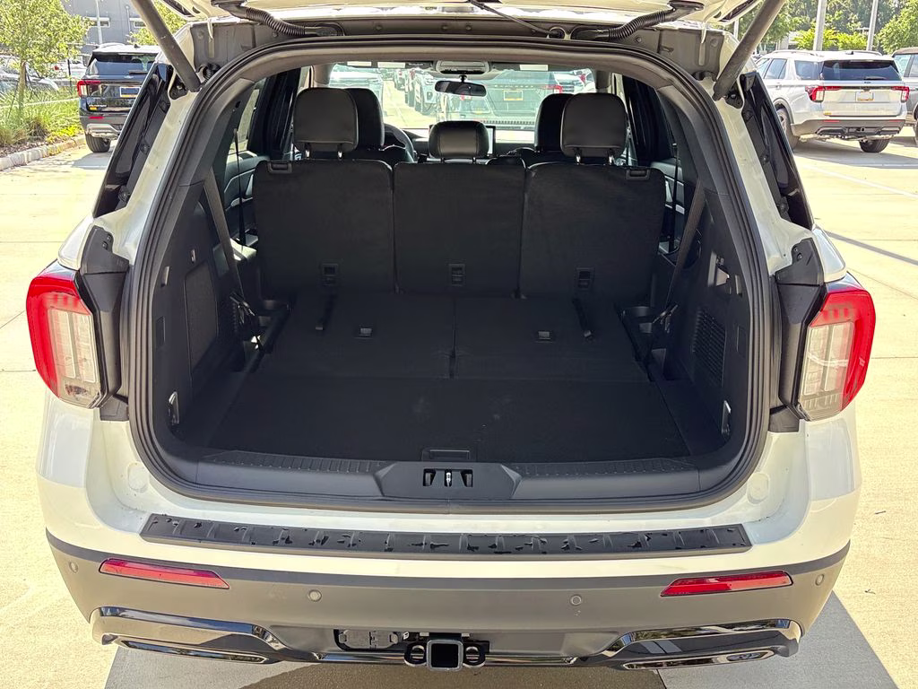 2026 White Metallic Ford Explorer ST-Line RWD SUV