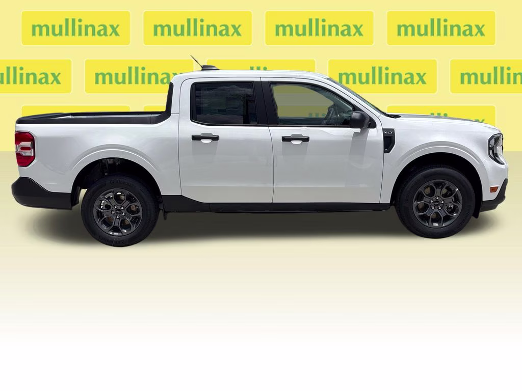 2026 Oxford White Ford Maverick XLT FWD Truck
