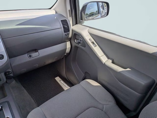 2017 Gun Metallic Nissan Frontier SV 4X4 Truck