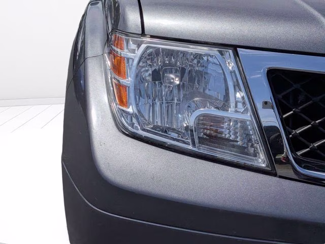 2017 Gun Metallic Nissan Frontier SV 4X4 Truck